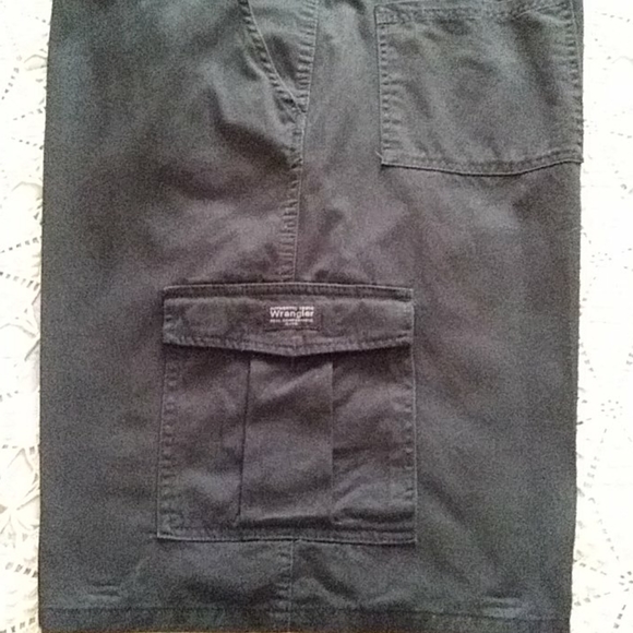Men Wrangler Black Jean Shorts - Picture 7 of 7